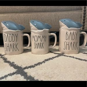 Rae Dunn - Daddy, Mommy and Baby Shark Mugs with Topper.